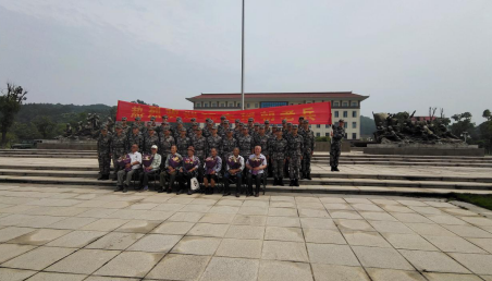 民主村：重走軍營(yíng)路 共敘愛國(guó)情