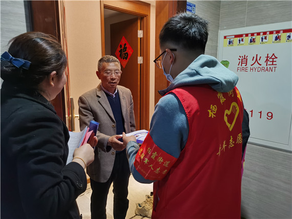 攝山村：學(xué)黨史、辦實(shí)事 小區(qū)反電詐宣傳不停歇